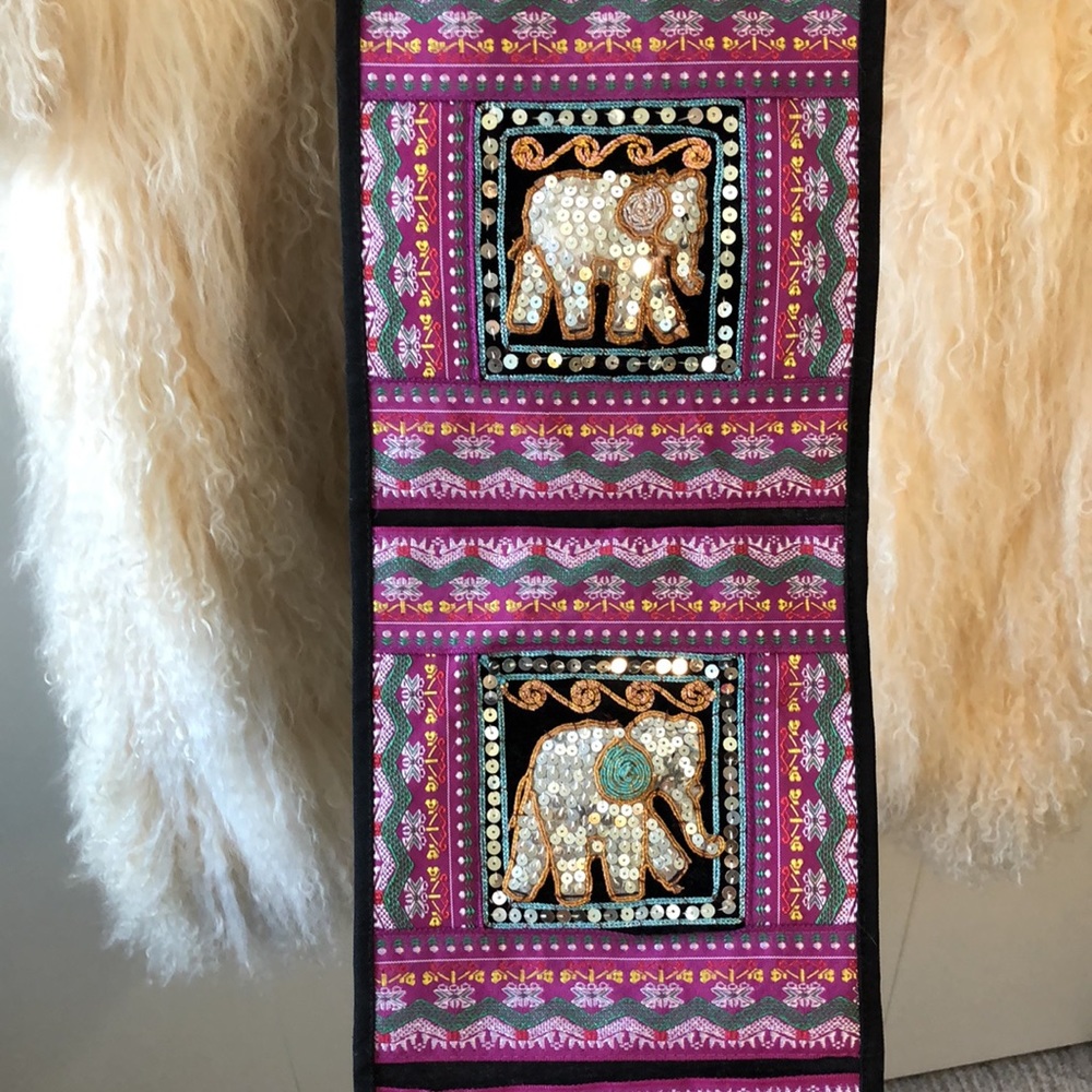 NWOT WORLD MARKET Elephant Sequin Embroidered 3 Pocket Hanging Organizer